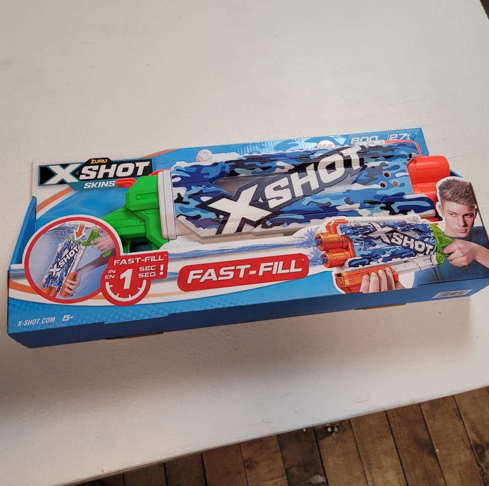 ZURU X-Shot Skins Fast-Fill Pump Action Water Blaster